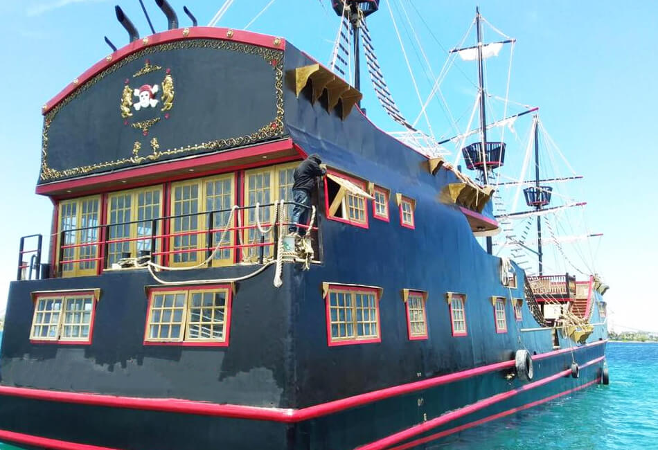 140 ft Pirate Ship 